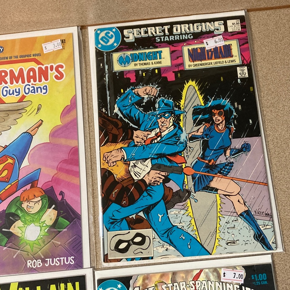 DC comic book bundle - Picture 4 of 7